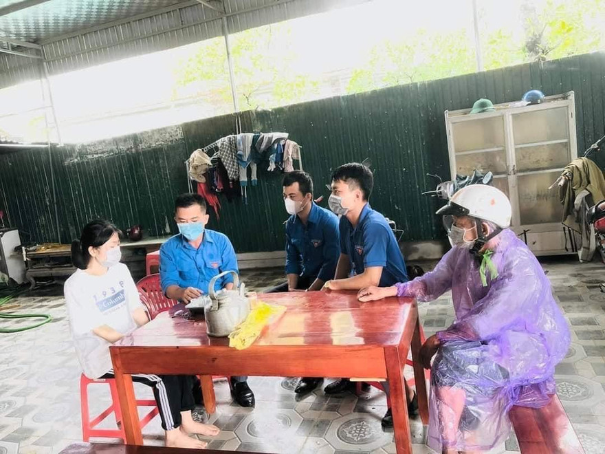 Bố đột ngột qua đời, thí sinh nén đau đến điểm thi làm bài môn Toán