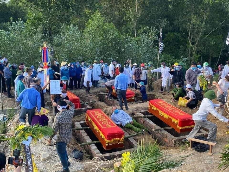 Vụ 6 người chết cháy trong phòng trà: Tiếng khóc xé lòng nơi quê nhà