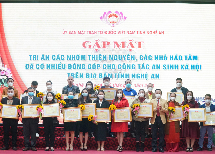 Tri ân những nhà hảo tâm đóng góp cho công tác an sinh xã hội