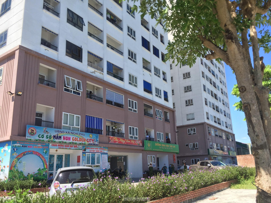 Phong tỏa một chung cư có ca dương tính với SARS-CoV-2 tại TP Vinh
