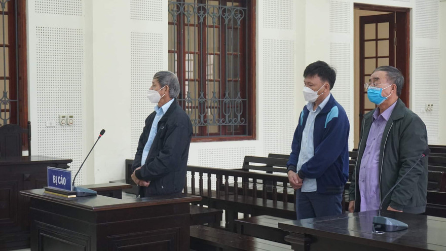 Chủ tịch xã chỉ đạo rút tiền hỗ trợ thiên tai để chi tham quan, du lịch 