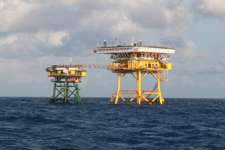 Xúc động giây phút giao lưu với cán bộ, chiến sỹ Nhà giàn DK1/8