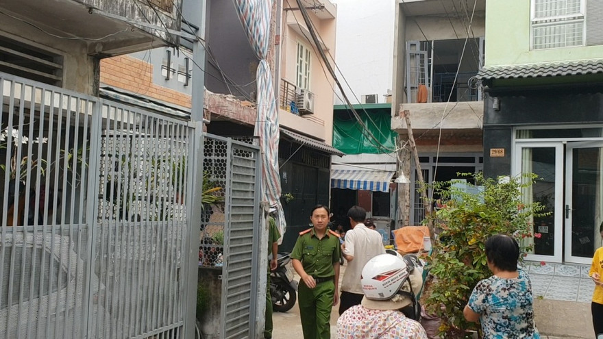 Lực lượng chức năng điều tra vụ việc.