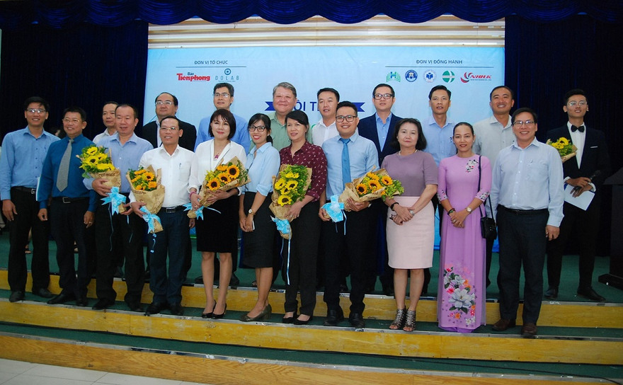 Các diễn giả tham gia hội thảo “Giải pháp nâng cao chất lượng lao động đi làm việc ở nước ngoài” 