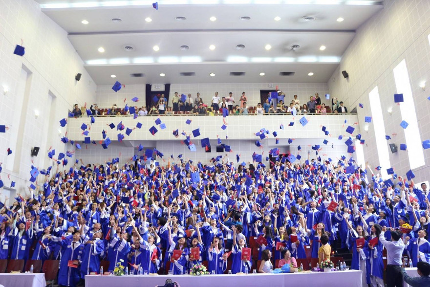 Hàng trăm sinh viên của trường Huflit dù đã tốt nghiệp vài tháng nhưng vẫn chưa được cấp bằng.