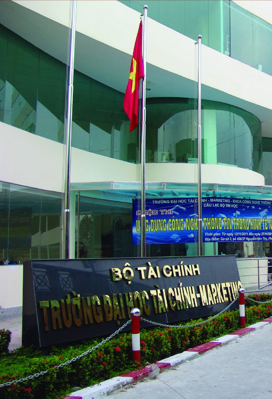 Hơn 100 sinh viên của trường ĐH Tài chính- Marketing TPHCM vừa bị buộc phải ngừng học vì điểm rèn luyện kém