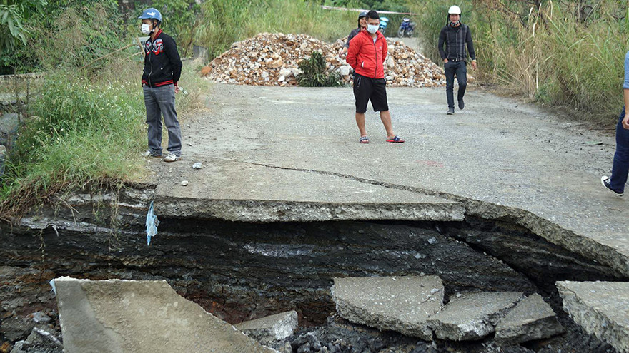 Di dời hộ dân sống gần 'hố tử thần' ở Hải Phòng