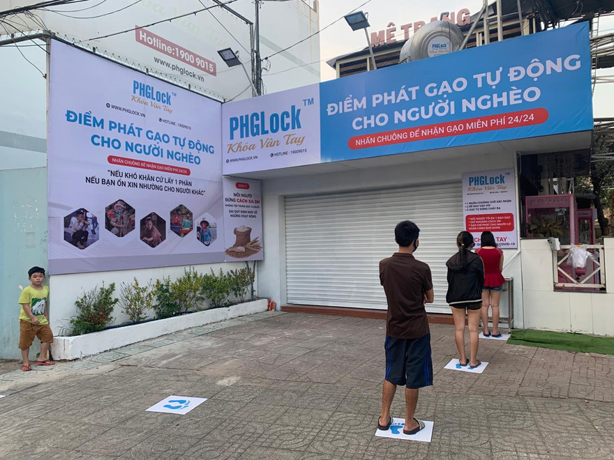 “Độc, lạ” máy ATM phát gạo miễn phí cho người nghèo giữa mùa dịch COVID-19