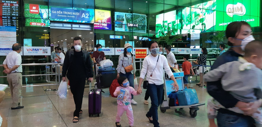 TPHCM yêu cầu báo cáo khẩn cán bộ, giáo viên đi công tác nước ngoài