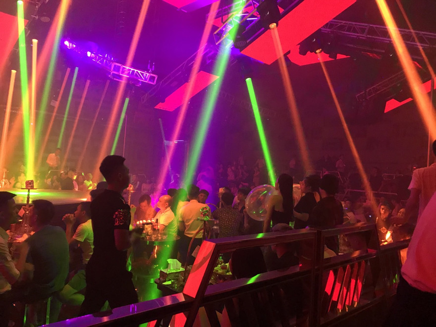 Từ 0 giờ ngàu 31/7, TPHCM yêu cầu các quán bar, vũ trường ngưng hoạt động