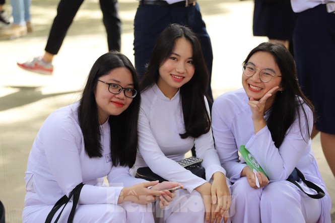 Tranh cãi ngày mở lại trường vì dịch Covid-19