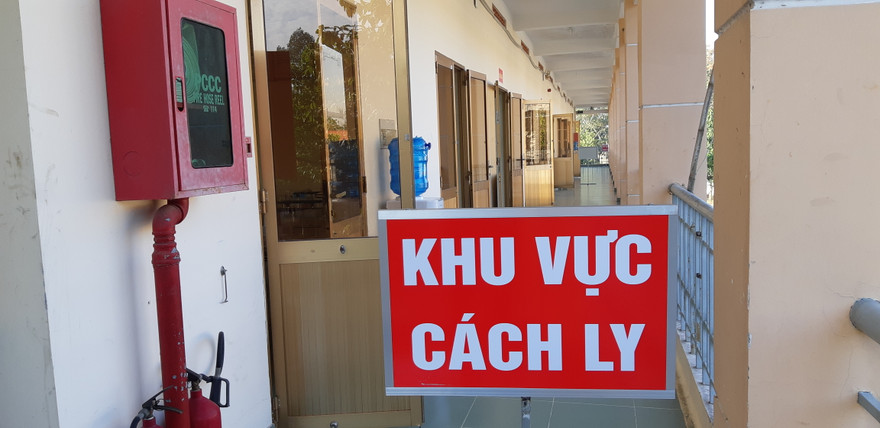 Tiếp xúc với người Hàn Quốc, một nữ nhân viên massage có biểu hiện cảm, sốt, ho 