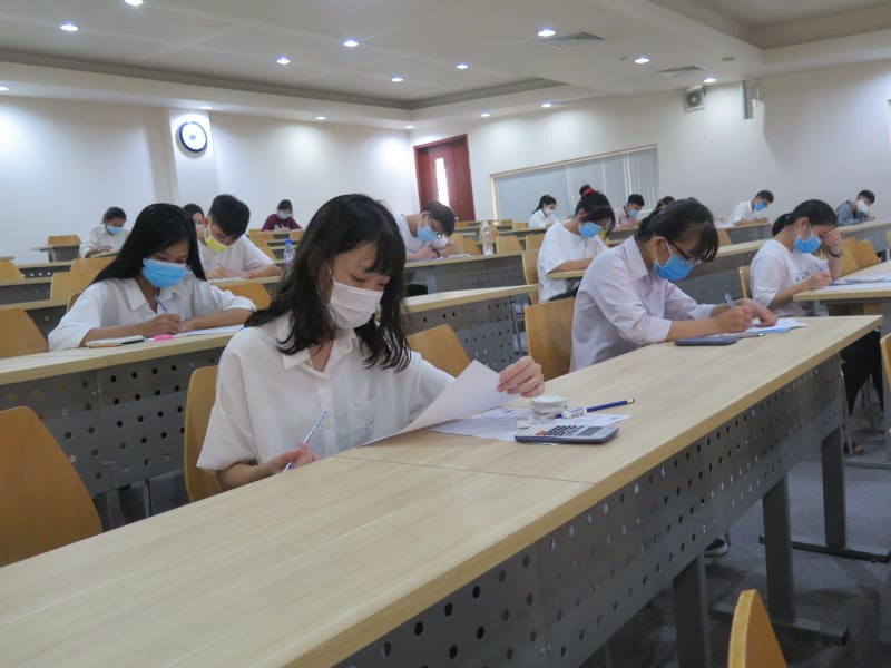 Thí sinh tham dự kỳ thi Đánh giá năng lực do ĐHQG TPHCM tổ chức ngày 30/8