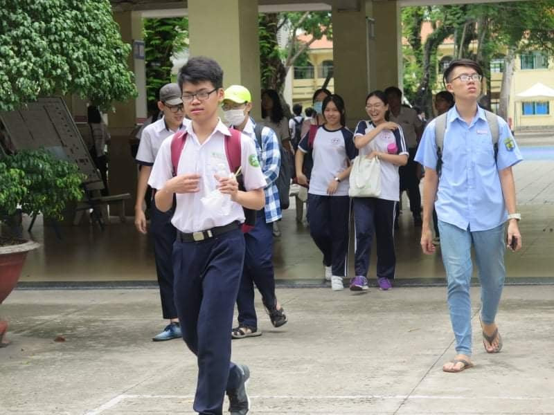 Thí sinh tham dự kỳ thi tuyển sinh lớp 10 tại TPHCM năm học 2020- 2021