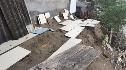 Hà Nội yêu cầu các đơn vị khẩn trương xử lý tình trạng sạt lở ở bờ sông Hồng đoạn qua quận Hai Bà Trưng