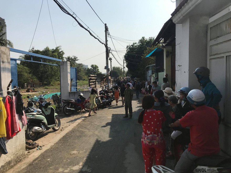 Con hẻm nơi xảy ra vụ cháy.