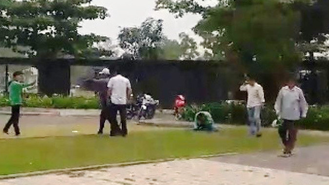 Tài xế Grabbike bị vây đánh