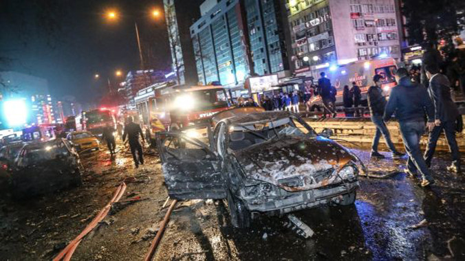 Hiện trường vụ đánh bom. Ảnh: Getty