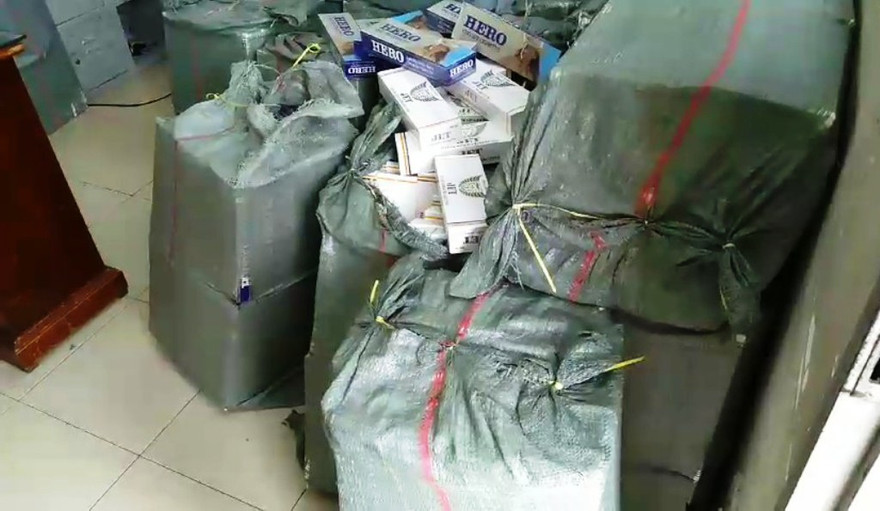 12.000 bao thuốc lá lậu bị thu giữ.