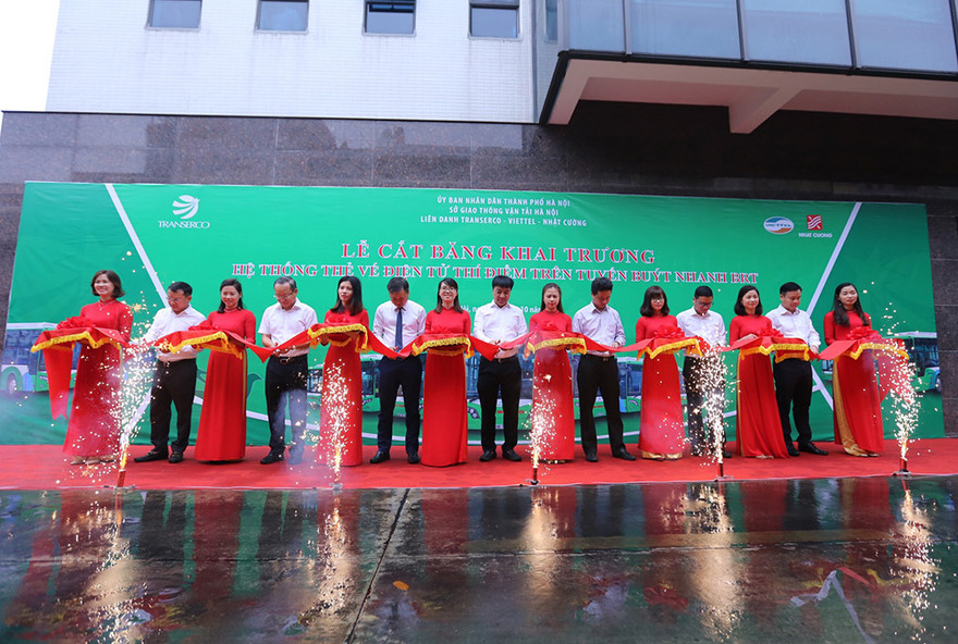 Khai trương hệ thống vé điện tử thí điểm trên tuyến buýt nhanh BRT