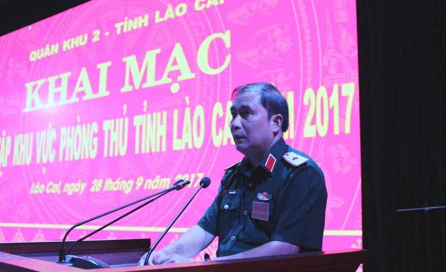 Tư lệnh Quân khu 2 - Thiếu tướng Phùng Sĩ Tấn phát biểu khai mạc diễn tập, sáng 28/9