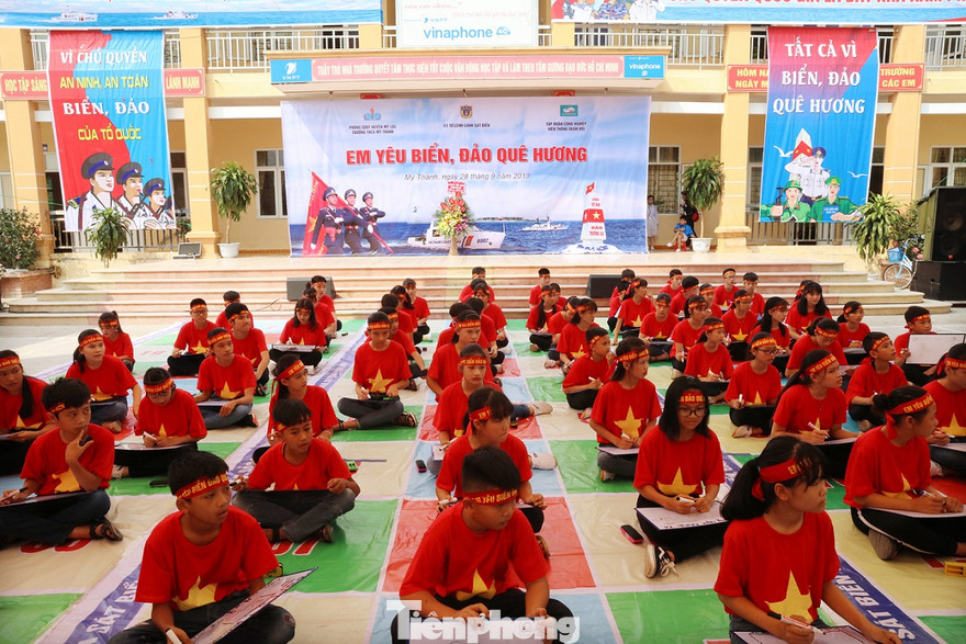 75 học sinh THCS Mỹ Thành đã tham gia cuộc thi "Em yêu biển đảo quê hương", sáng 28/9