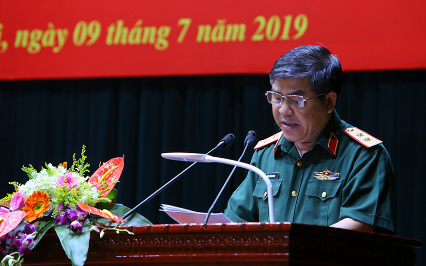 Trung tướng Trần Hữu Phúc trả lời báo chí tại họp báo, chiều 9/7. Ảnh: Đức Văn