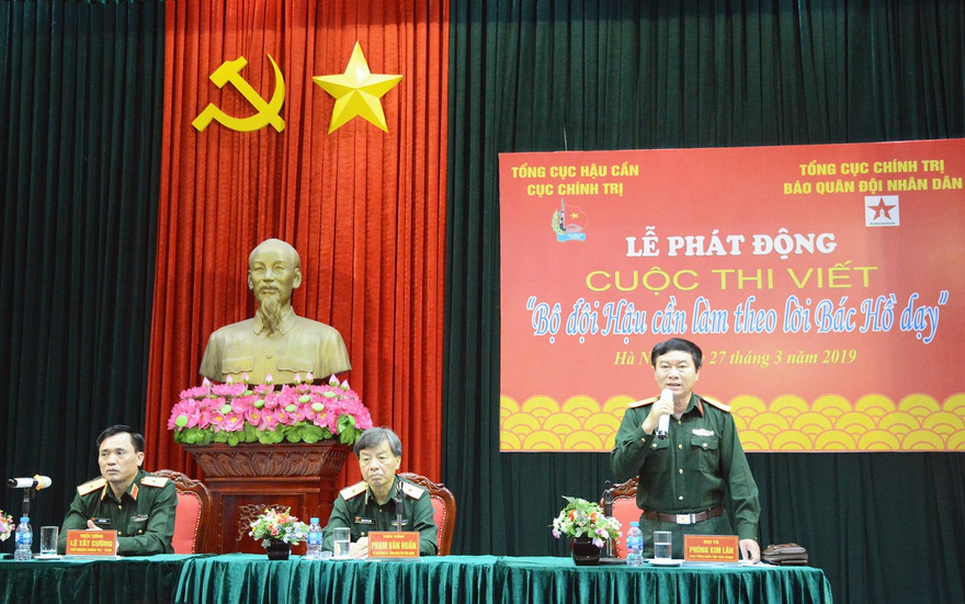 Lãnh đạo Báo Quân đội nhân dân và Cục Chính trị Tổng cục Hậu cần chủ trì lễ phát động cuộc thi, sáng 27/3
