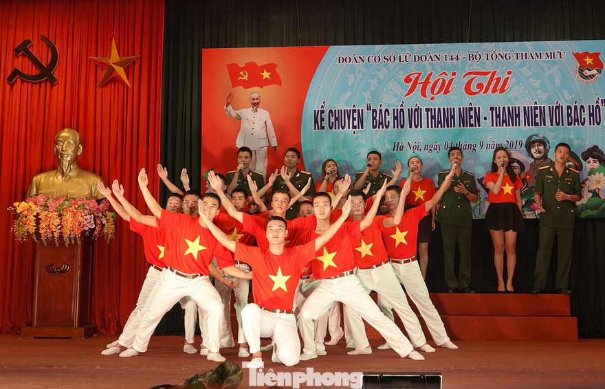 Phần thi của Liên chi đoàn Tiểu đoàn đặc nhiệm 2 về sự quan tâm, chăm lo rèn luyện và bồi dưỡng thế hệ trẻ của Bác