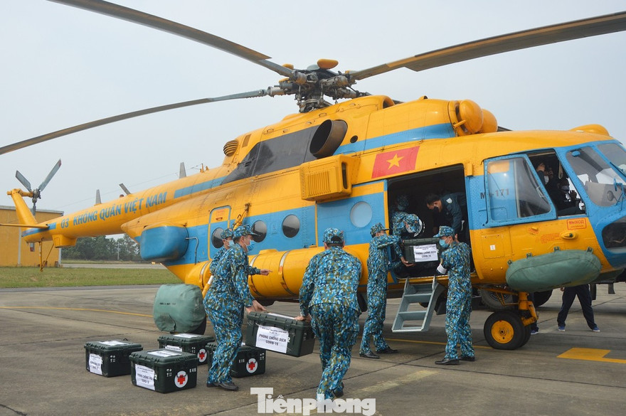 Lực lượng Không quân tham gia diễn tập ứng phó tình huống 30 nghìn người mắc COVID-19, tháng 3/2020 