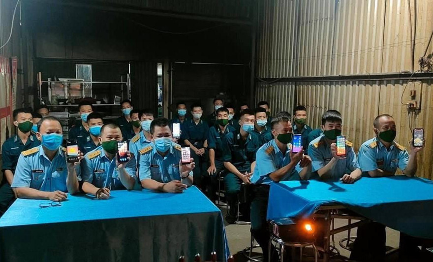 Chi đoàn Trạm Ra đa 59 (Trung đoàn 291) đóng quân ở Lạng Sơn hưởng ứng tham gia tìm hiểu về Đại tướng Võ Nguyên Giáp, tối 6/8