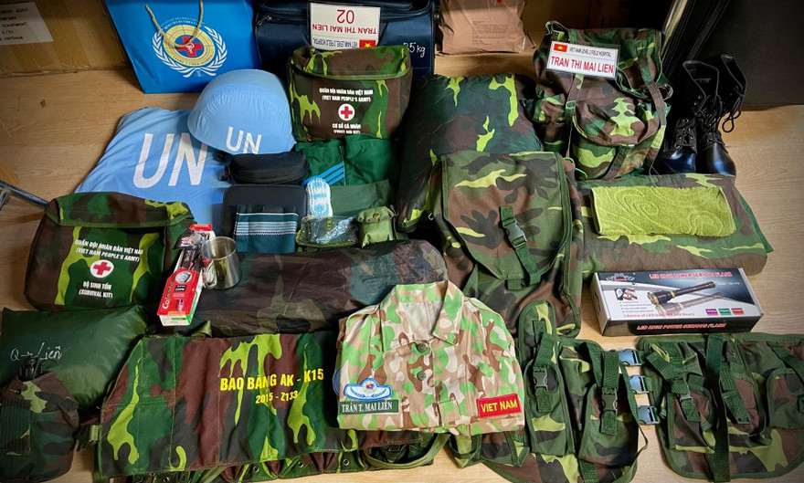 Quân tư trang và vật dụng trong ba lô khẩn cấp của một nhân viên BVDC 2.3 đang thực hiện nhiệm vụ tại Bentiu, Nam Sudan