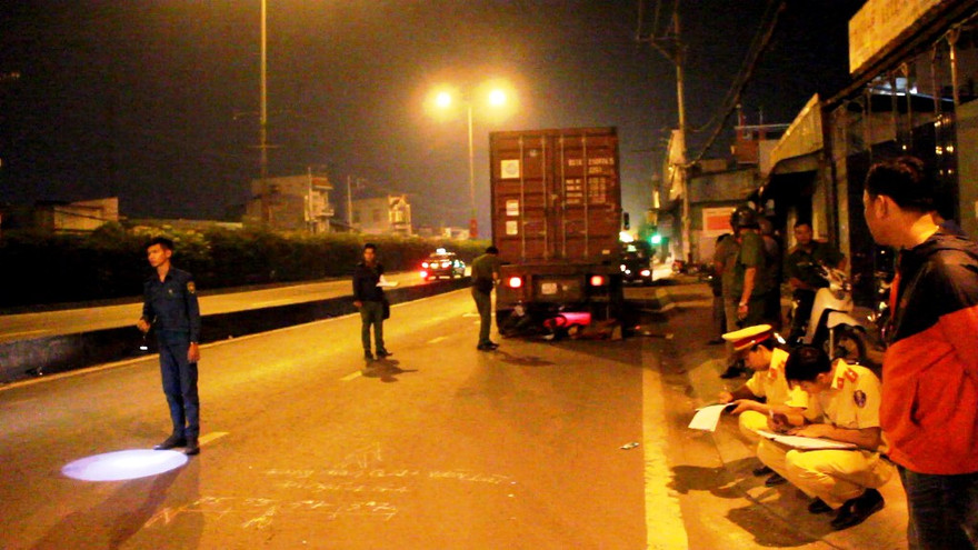 Lực lượng chức năng xử lý vụ việc.