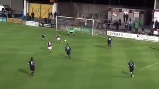 Bàn thắng tuyệt đẹp sau 27 lượt chuyền liên tiếp