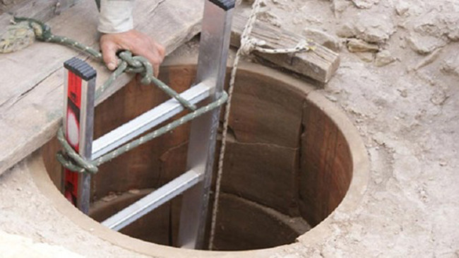 Miệng giếng được cho là nơi người Athen cổ đại gọi thần Apollo báo hiệu tương lai. Ảnh: Bộ Văn hóa Hy Lạp.