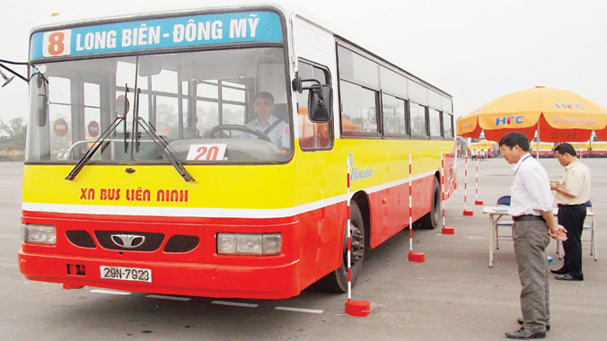 Thông qua các phong trào thi đua, tay nghề lái xe và chất lượng dịch vụ buýt được nâng cao. Ảnh: Trọng Đảng