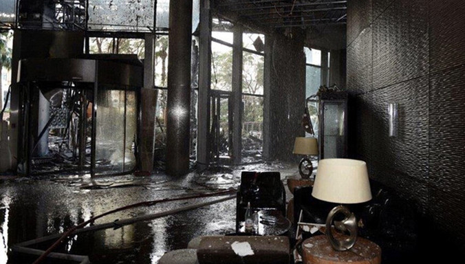 Hình ảnh tan hoang bên trong siêu khách sạn 63 tầng cháy rụi đêm giao thừa ở Dubai.