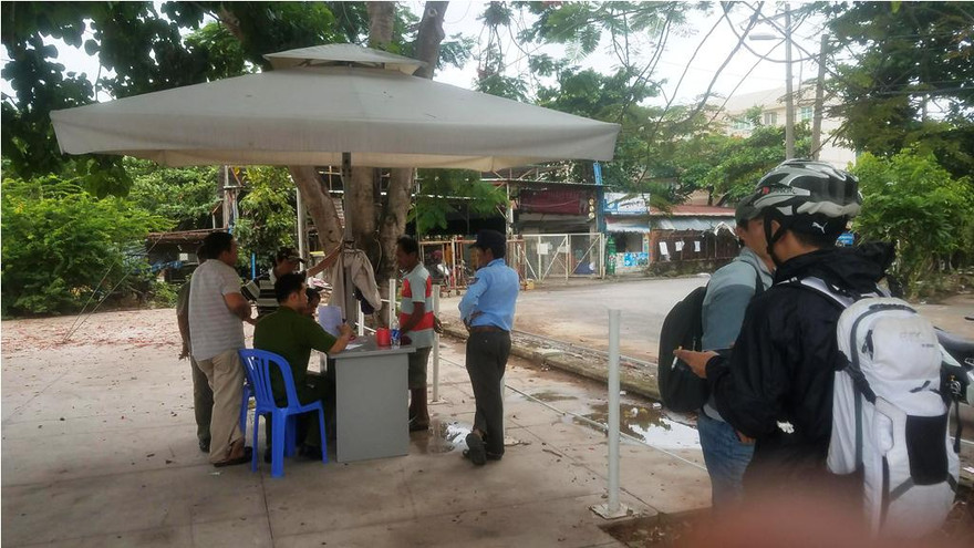 Lực lượng chức năng xử lý vụ việc.