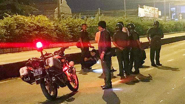 Công an khám nghiệm hiện trường