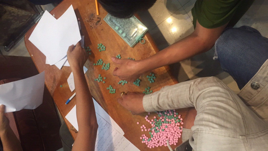 Hàng nghìn viên ma tuý được phát hiện.