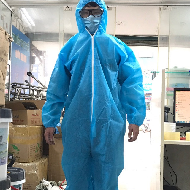 Thời trang ế ẩm, shop và hãng thời trang chuyển sang bán đồ chống dịch