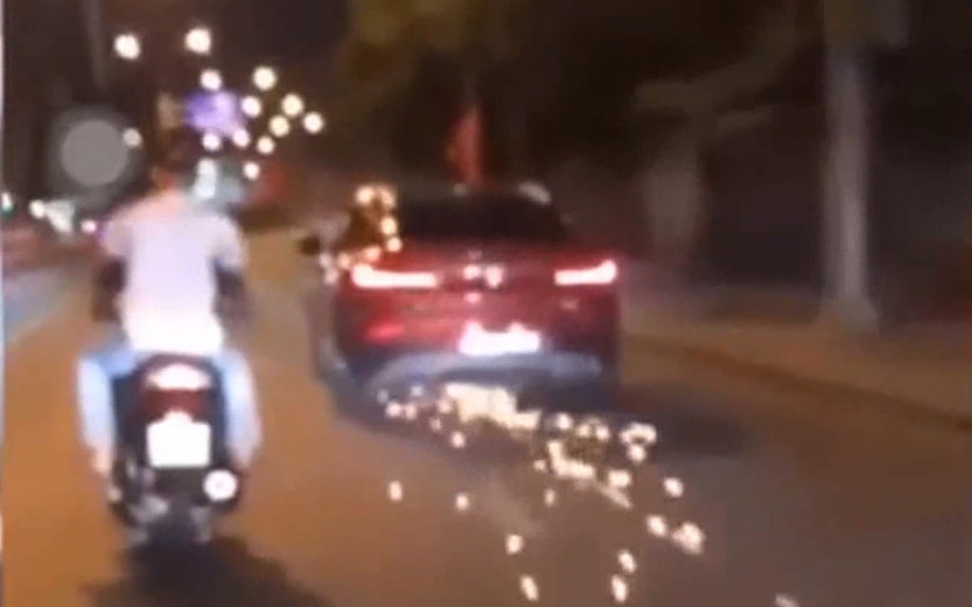 Nữ tài xế lái xe bỏ chạy bị truy đuổi.