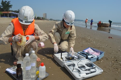 Biển Cửa Lò, nơi thu hút hàng vạn khách du lịch trong ngày khai trương 30/4, 01/5.