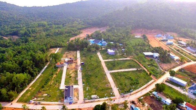 Hàng chục ha đất nông nghiệp ở khu vực đường Cây Thông Ngoài ở xã Cửa Dương (Phú Quốc) bị "xẻ thịt", phân lô, bán nền.