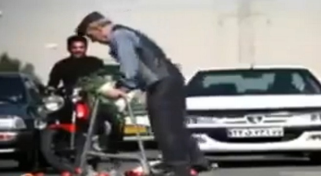 Clip về tình người khiến hàng triệu dân mạng cảm động