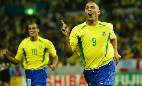 VFF tiết lộ siêu sao Ronaldo, Rivaldo có thể sắp sang Việt Nam