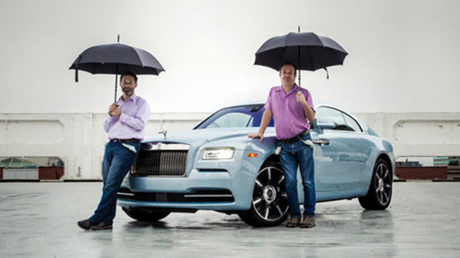 Hai cây viết trong hành trình không tiền cùng Wraith.