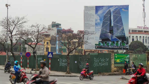 Theo kết quả Thanh tra nhiều dự án chung cư thi công và tự ý đấu nối hạ tầng 'cày nát" vỉa hè lát đá tự nhiện