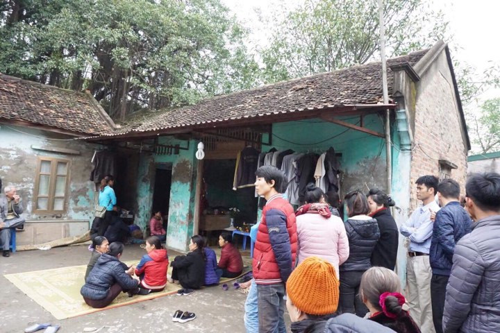 Gia đình tổ chức tang lễ bé Nguyễn Tiến Nam