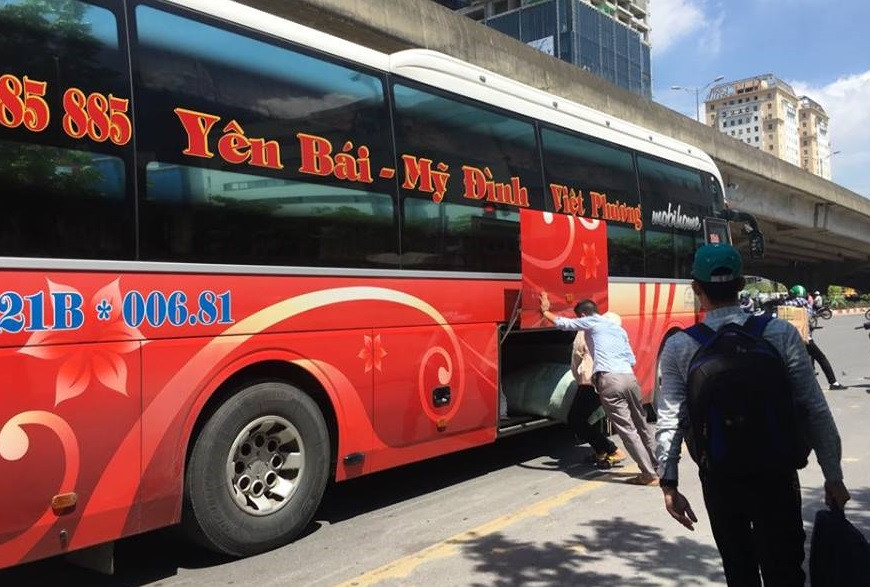 Né cảnh sát, ô tô bắt khách giữa đường ngày đầu nghỉ lễ 2/9